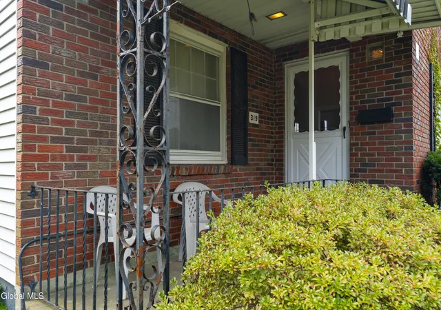 Photo 3 of Single family home for sale at 319 Princetown Rd, Schenectady, NY 12306 | MLS# 202626420 | Listing updated on 2026-09-25