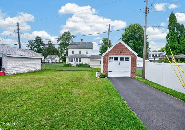 Photo 3 of Sale Pending at 1 Turner Pl, Albany, NY 12209 | MLS# 202623810 | Listing updated on 2026-09-08