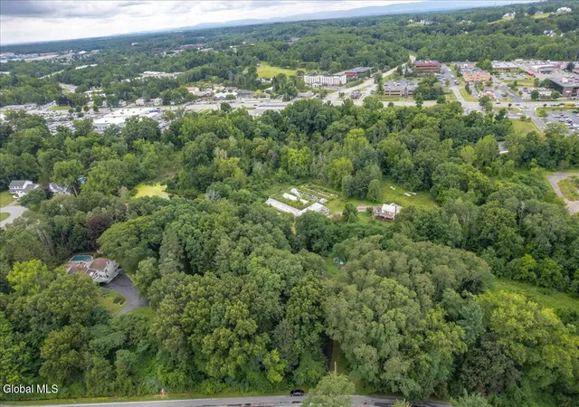 Photo 3 of Single family home for sale at 4072 River Rd, Schenectady, NY 12309 | MLS# 202623337 | Listing updated on 2026-09-23