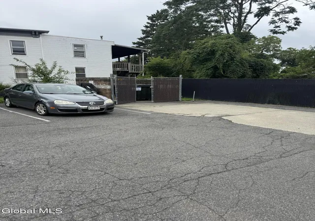 Listing Photo 4 - Condo for sale in building located at 4 River St, Schenectady, NY 12305