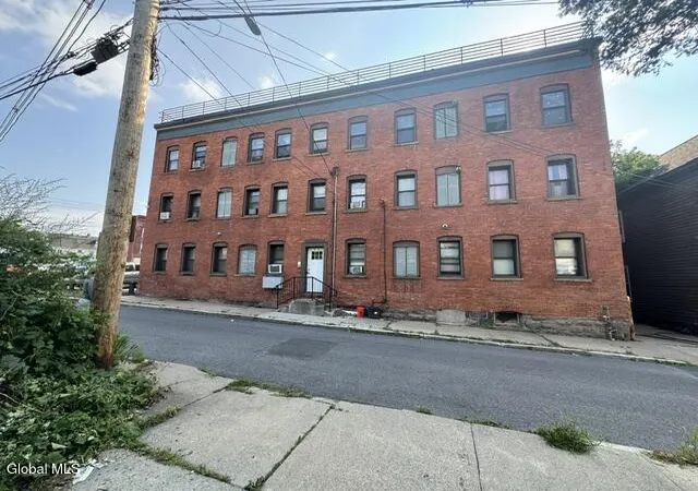 Listing Photo 5 - Condo for sale in building located at 4 River St, Schenectady, NY 12305