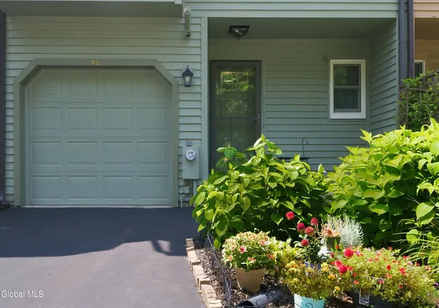 Photo 2 of Sale Pending at 49 Brenden Ct, Clifton Park, NY 12065 | MLS# 202623802 | Listing updated on 2026-09-18