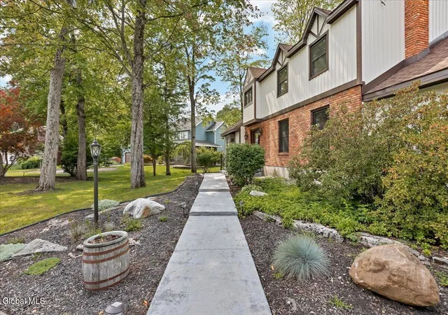 Photo 3 of Single family home for sale at 17 Bittersweet Ln, Clifton Park, NY 12065 | MLS# 202623918 | Listing updated on 2026-09-14
