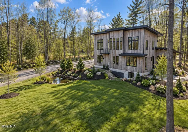 Photo 4 of Single family home for sale at 11 S Eagle Ridge, Diamond Point, NY 12824 | MLS# 202623641 | Listing updated on 2026-09-24