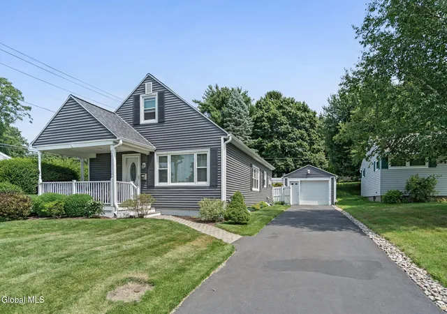 Photo 3 of Sale Pending at 181 Shaker Park Dr, Albany, NY 12211 | MLS# 202625677 | Listing updated on 2026-09-15