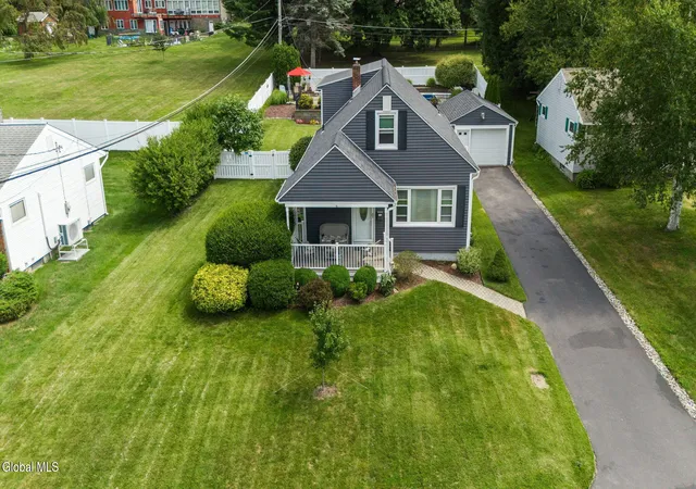 Photo 3 of Sale Pending at 181 Shaker Park Dr, Albany, NY 12211 | MLS# 202625677 | Listing updated on 2026-09-15