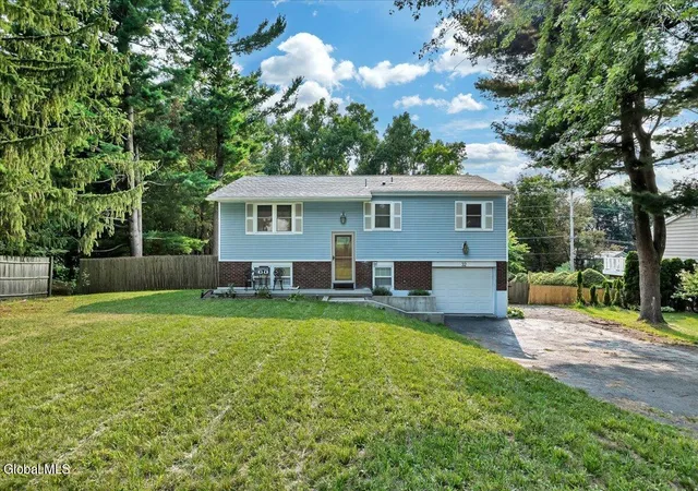 Photo 2 of Sale Pending at 32 Tamarack Ln, East Greenbush, NY 12061 | MLS# 202623938 | Listing updated on 2026-09-11