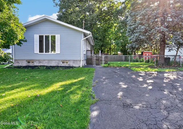 Photo 3 of Sale Pending at 31 Massachusetts Ave, Rensselaer, NY 12144 | MLS# 202626227 | Listing updated on 2026-09-22