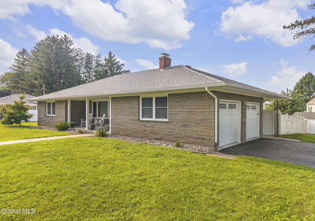 Photo 3 of Sale Pending at 1000 John Alden Ln, Schenectady, NY 12306 | MLS# 202624030 | Listing updated on 2026-09-01