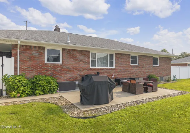 Photo 4 of Sale Pending at 1000 John Alden Ln, Schenectady, NY 12306 | MLS# 202624030 | Listing updated on 2026-09-01