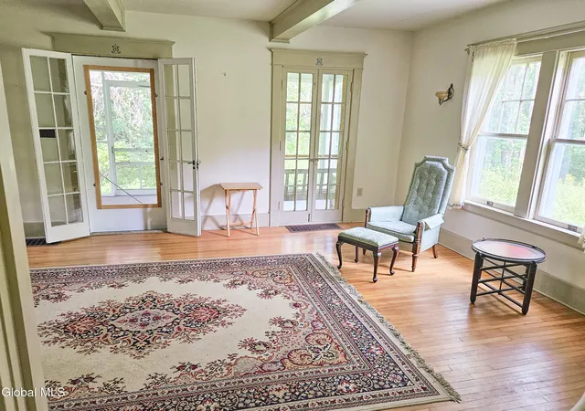 Photo 4 of Sale Pending at 913 Sacandaga Rd, Schenectady, NY 12302 | MLS# 202625227 | Listing updated on 2026-09-14