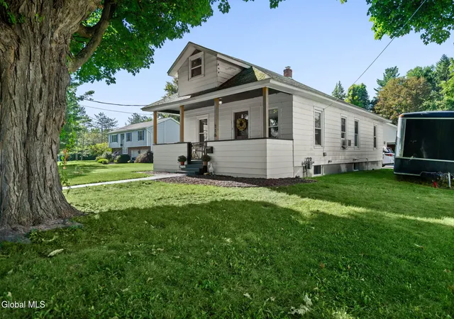 Photo 2 of Sale Pending at 116 Seaman Ave, Castleton On Hudson, NY 12033 | MLS# 202626264 | Listing updated on 2026-09-22