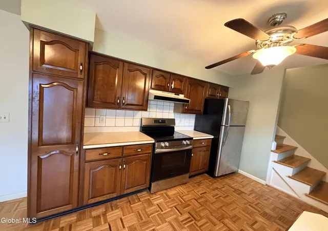 Photo 4 of Sale Pending at 11 Pershing Dr, Latham, NY 12110 | MLS# 202625417 | Listing updated on 2026-09-16