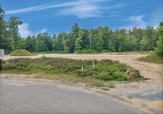 Photo 2 of Single family home for sale at 18 Eastridge Dr, Saratoga Springs, NY 12866 | MLS# 202624463 | Listing updated on 2026-09-04