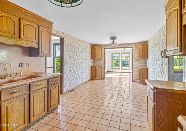 Photo 4 of Sale Pending at 7195 Opal Dr, Liverpool, NY 13088 | MLS# 202624283 | Listing updated on 2026-09-24