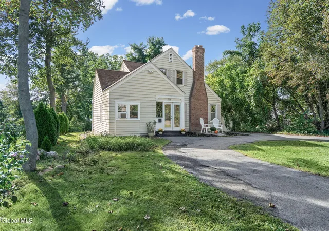 Photo 3 of Single family home for sale at 114 Old Loudon Rd, Latham, NY 12110 | MLS# 202626280 | Listing updated on 2026-10-07