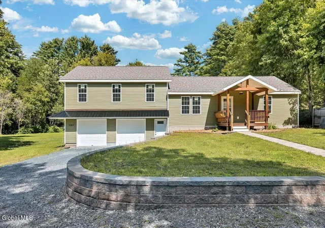 Photo 1 of Single family home for sale at 3167 State Hwy 30, Gloversville, NY 12078 | MLS# 202625390 | Listing updated on 2026-10-07