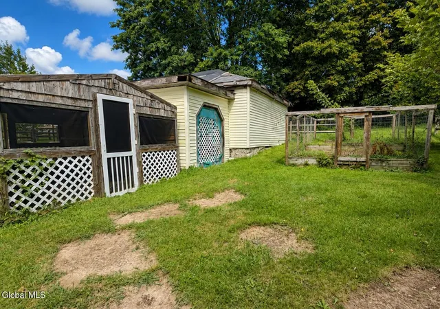 Photo 3 of Single family home for sale at 21 Alter Aly Way, Nassau, NY 12123 | MLS# 202624487 | Listing updated on 2026-09-11