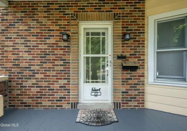 Photo 4 of Single family home for sale at 22 Marwill St, Albany, NY 12209 | MLS# 202625538 | Listing updated on 2026-09-13