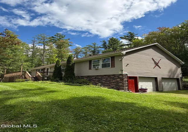 Photo 2 of Single family home for sale at 9 Pine Kill Ln, Maplecrest, NY 12454 | MLS# 202625598 | Listing updated on 2026-09-15