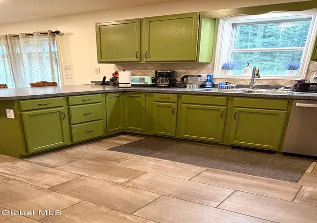 Photo 4 of Single family home for sale at 9 Pine Kill Ln, Maplecrest, NY 12454 | MLS# 202625598 | Listing updated on 2026-09-15