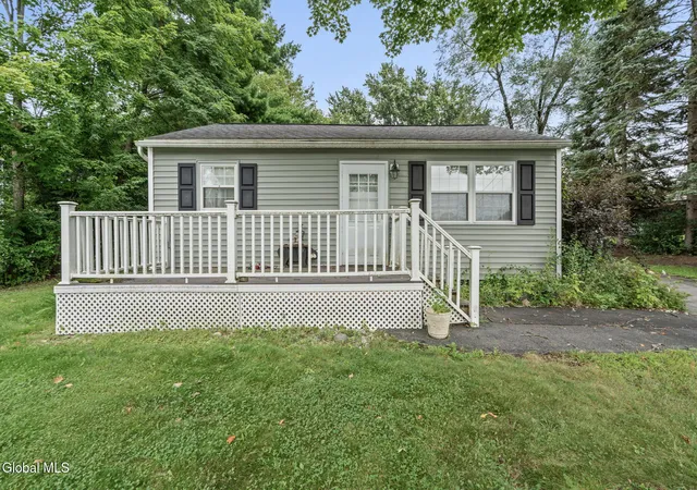 Photo 1 of Single family home for sale at 1 Erlynn Pl, Schenectady, NY 12309 | MLS# 202625587 | Listing updated on 2026-09-12