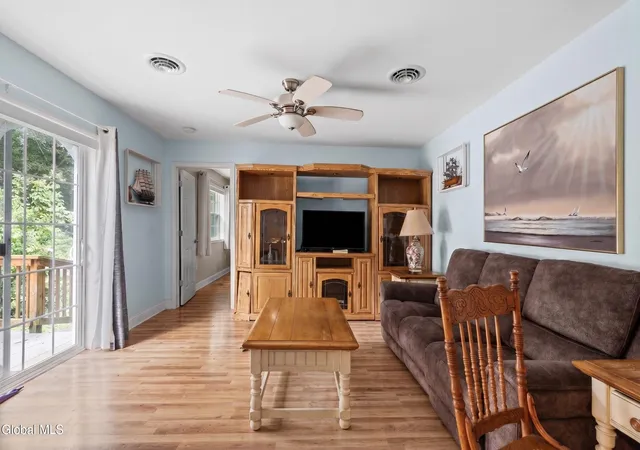 Photo 3 of Single family home for sale at 1 Erlynn Pl, Schenectady, NY 12309 | MLS# 202625587 | Listing updated on 2026-09-12