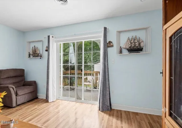 Photo 3 of Single family home for sale at 1 Erlynn Pl, Schenectady, NY 12309 | MLS# 202625587 | Listing updated on 2026-09-12
