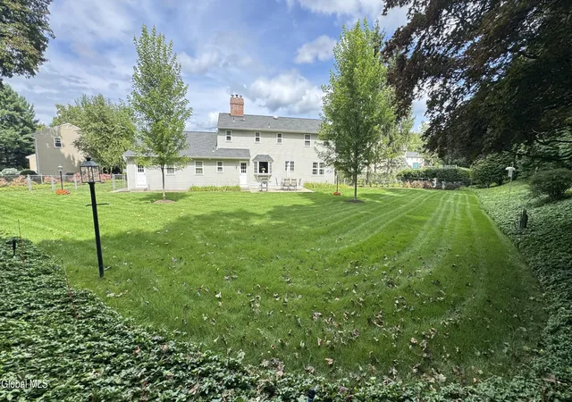 Photo 2 of Single family home for sale at 6 Thistledown Ct, Albany, NY 12211 | MLS# 202625801 | Listing updated on 2026-09-12