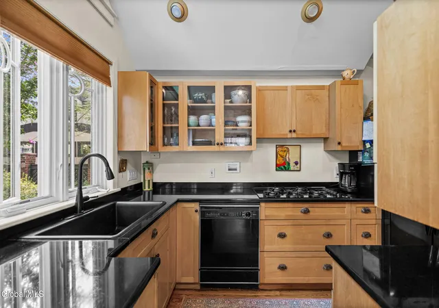 Photo 4 of Sale Pending at 212 Colonial Ave, Albany, NY 12208 | MLS# 202625719 | Listing updated on 2026-09-29