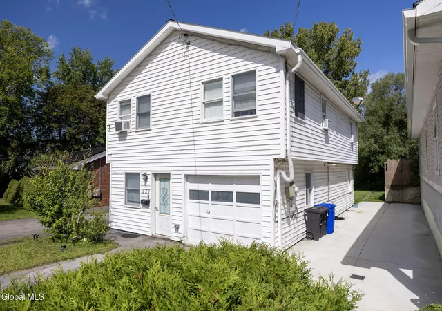 Photo 1 of Single family home for sale at 821 Hillside Ave, Schenectady, NY 12308 | MLS# 202626195 | Listing updated on 2026-09-22