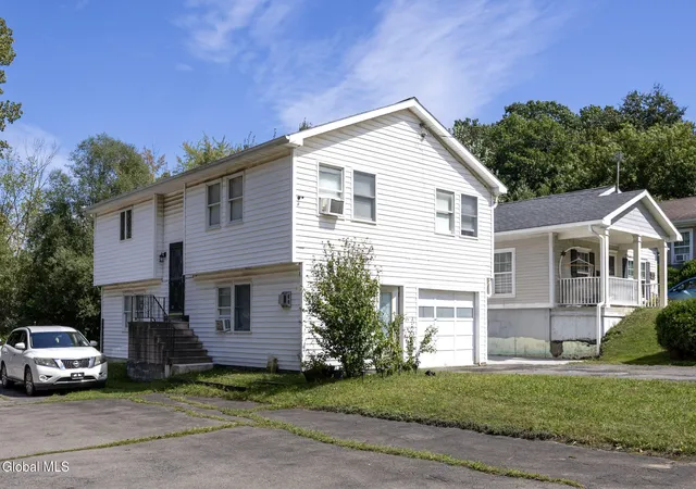 Photo 2 of Single family home for sale at 821 Hillside Ave, Schenectady, NY 12308 | MLS# 202626195 | Listing updated on 2026-09-22