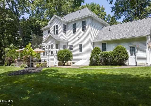 Photo 4 of Single family home for sale at 9 Autumn Ct, Wilton, NY 12831 | MLS# 202625473 | Listing updated on 2026-09-13