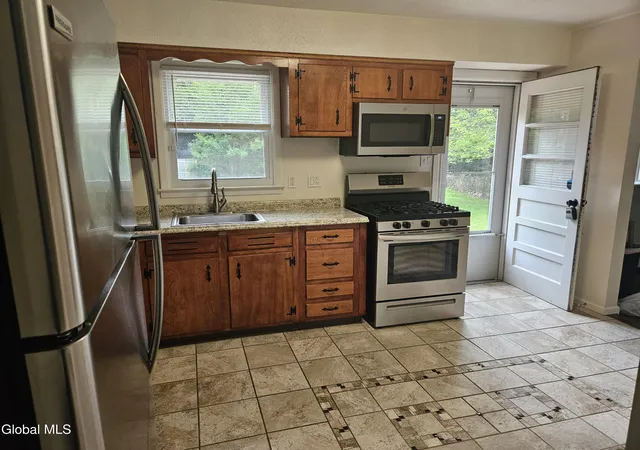 Photo 4 of Sale Pending at 100 Troy Rd, East Greenbush, NY 12061 | MLS# 202625340 | Listing updated on 2026-09-12
