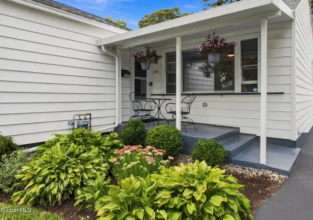 Photo 2 of Single family home for sale at 291 S Main Ave, Albany, NY 12208 | MLS# 202625602 | Listing updated on 2026-09-20