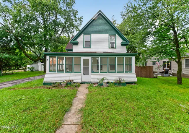 Photo 4 of Sale Pending at 2177 Helderberg Ave, Schenectady, NY 12306 | MLS# 202625352 | Listing updated on 2026-09-07