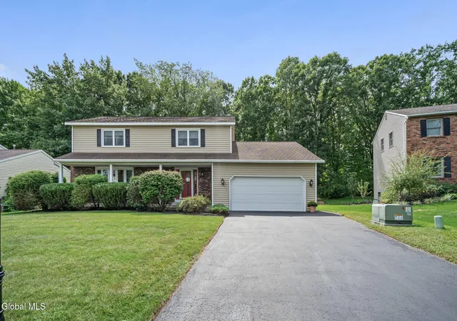 Photo 1 of Single family home for sale at 5 Highland Ct, Albany, NY 12203 | MLS# 202625673 | Listing updated on 2026-09-10