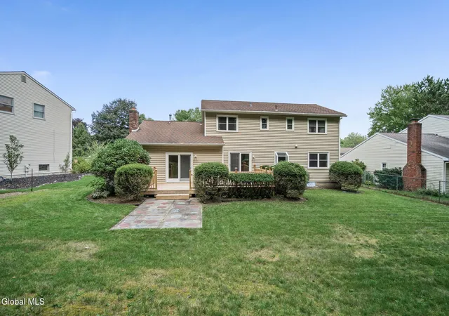 Photo 2 of Single family home for sale at 5 Highland Ct, Albany, NY 12203 | MLS# 202625673 | Listing updated on 2026-09-10