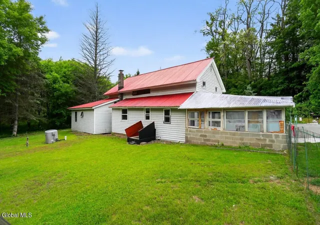 Photo 3 of Single family home for sale at 458 Central Ave, Schenectady, NY 12304 | MLS# 202625222 | Listing updated on 2026-09-12