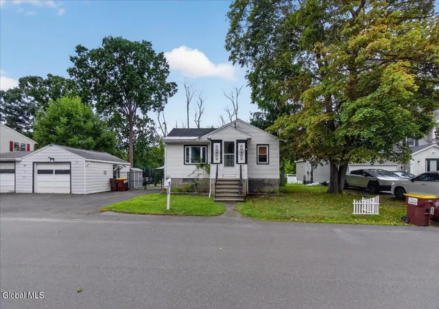 Photo 2 of Single family home for sale at 4 Broadway, Latham, NY 12110 | MLS# 202625415 | Listing updated on 2026-09-16