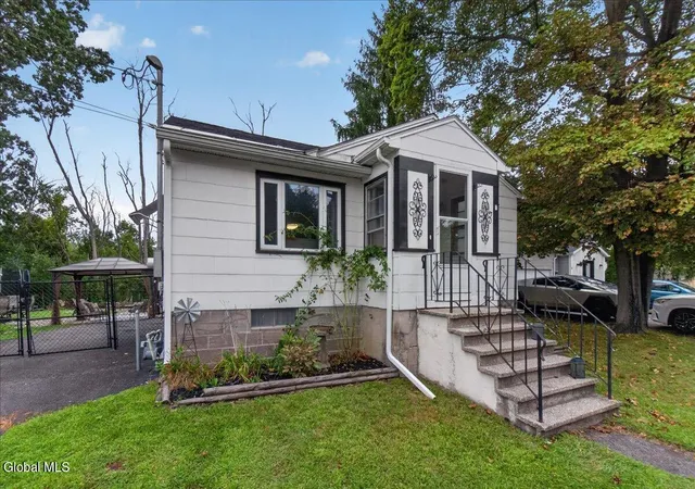 Photo 3 of Single family home for sale at 4 Broadway, Latham, NY 12110 | MLS# 202625415 | Listing updated on 2026-09-16