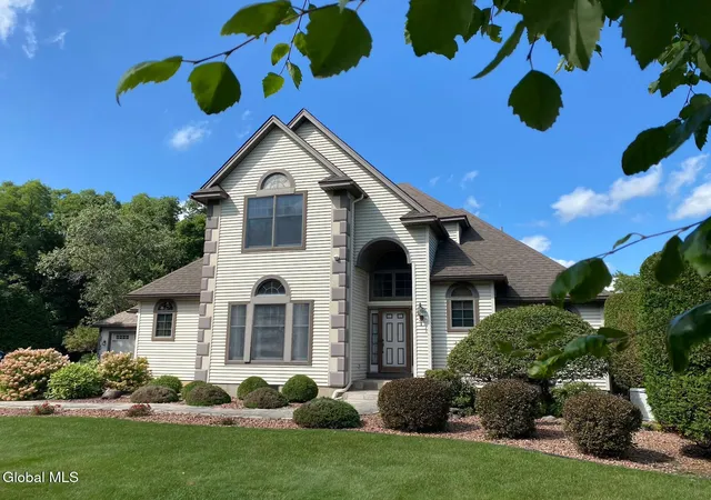 Photo 3 of Single family home for sale at 156 Hickory Ridge Rd, Amsterdam, NY 12010 | MLS# 202625579 | Listing updated on 2026-09-11