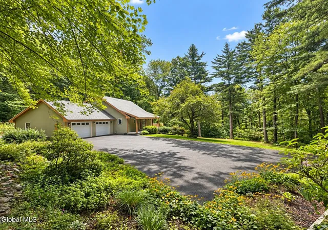 Photo 3 of Single family home for sale at 936 Ridge Rd, Galway, NY 12025 | MLS# 202624969 | Listing updated on 2026-09-16