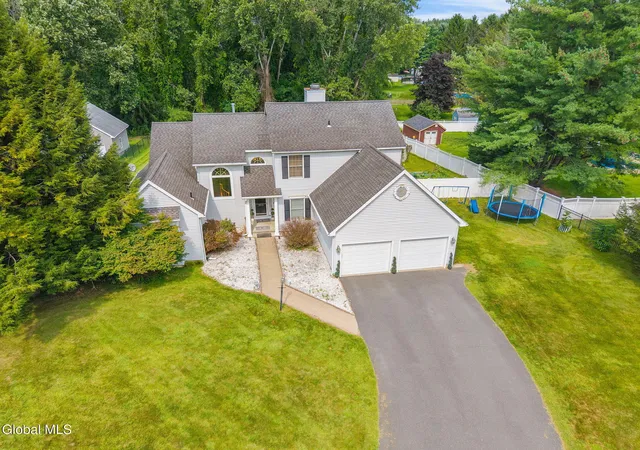 Photo 3 of Single family home for sale at 302 Quidor Ct, Slingerlands, NY 12159 | MLS# 202625195 | Listing updated on 2026-09-03