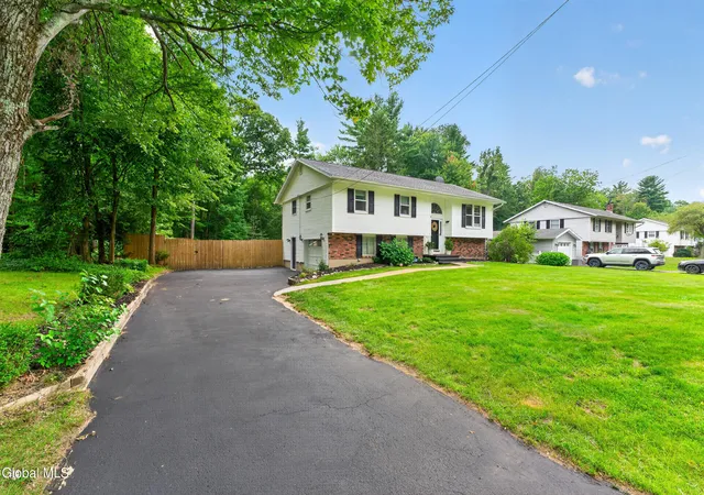 Photo 4 of Sale Pending at 35 Acorn Ave, Clifton Park, NY 12065 | MLS# 202625190 | Listing updated on 2026-09-08