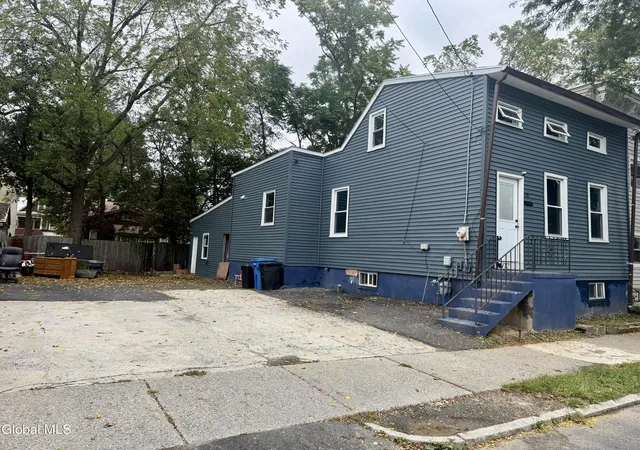 Photo 2 of Single family home for sale at 19 Regent St, Albany, NY 12202 | MLS# 202625379 | Listing updated on 2026-09-07