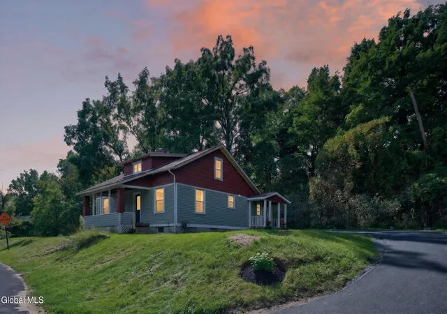Photo 1 of Single family home for sale at 4 Washington Ave #4, Round Lake, NY 12151 | MLS# 202626505 | Listing updated on 2026-10-29