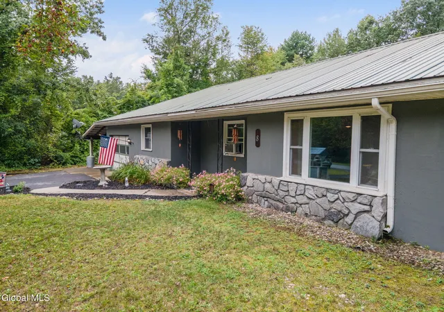 Photo 3 of Single family home for sale at 8 Michael Rd, Fort Edward, NY 12828 | MLS# 202625383 | Listing updated on 2026-09-29