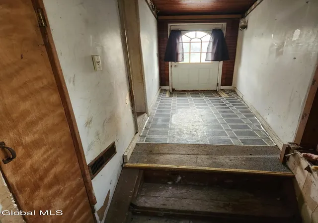 Photo 3 of Single family home for sale at 125 Maple St, Corinth, NY 12822 | MLS# 202625104 | Listing updated on 2026-09-12