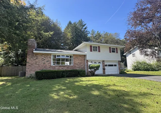 Photo 1 of Sale Pending at 7 Woodside Ct, North Greenbush, NY 12198 | MLS# 202626428 | Listing updated on 2026-09-30